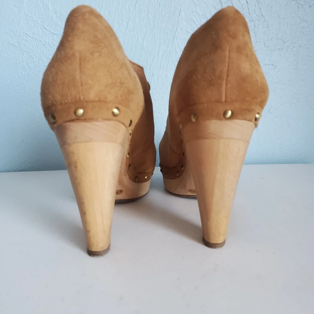 Banana Republic Suede Lace-Up Ankle Booties in Cognac Brown